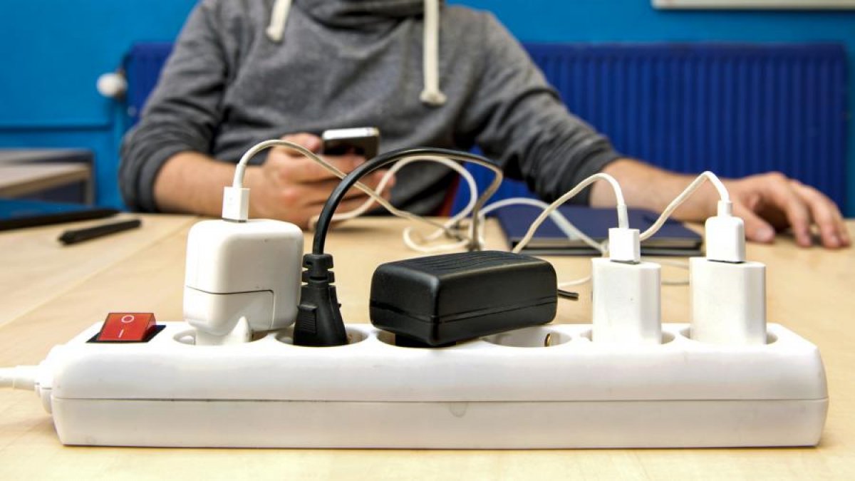 "Вряд ли уменьшение энергопотребления компьютеров и мобильных устройств может внести значительный вклад в снижение выбросов в атмосферу на фоне того вреда