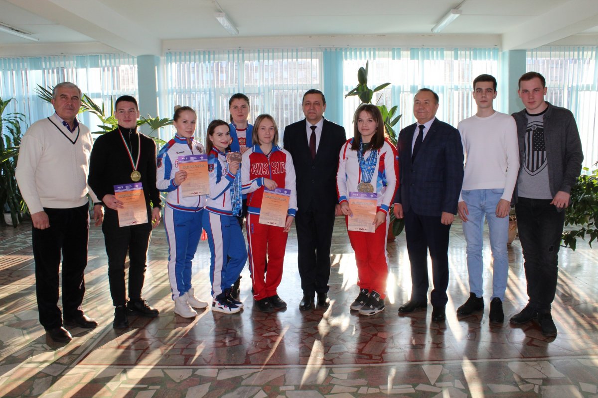 💬22 ноября 2019 года ректор Чебоксарского кооперативного института (филиала) Российского университета кооперации Валерий Андреев провел плановую встречу со студентами – спортсменами института