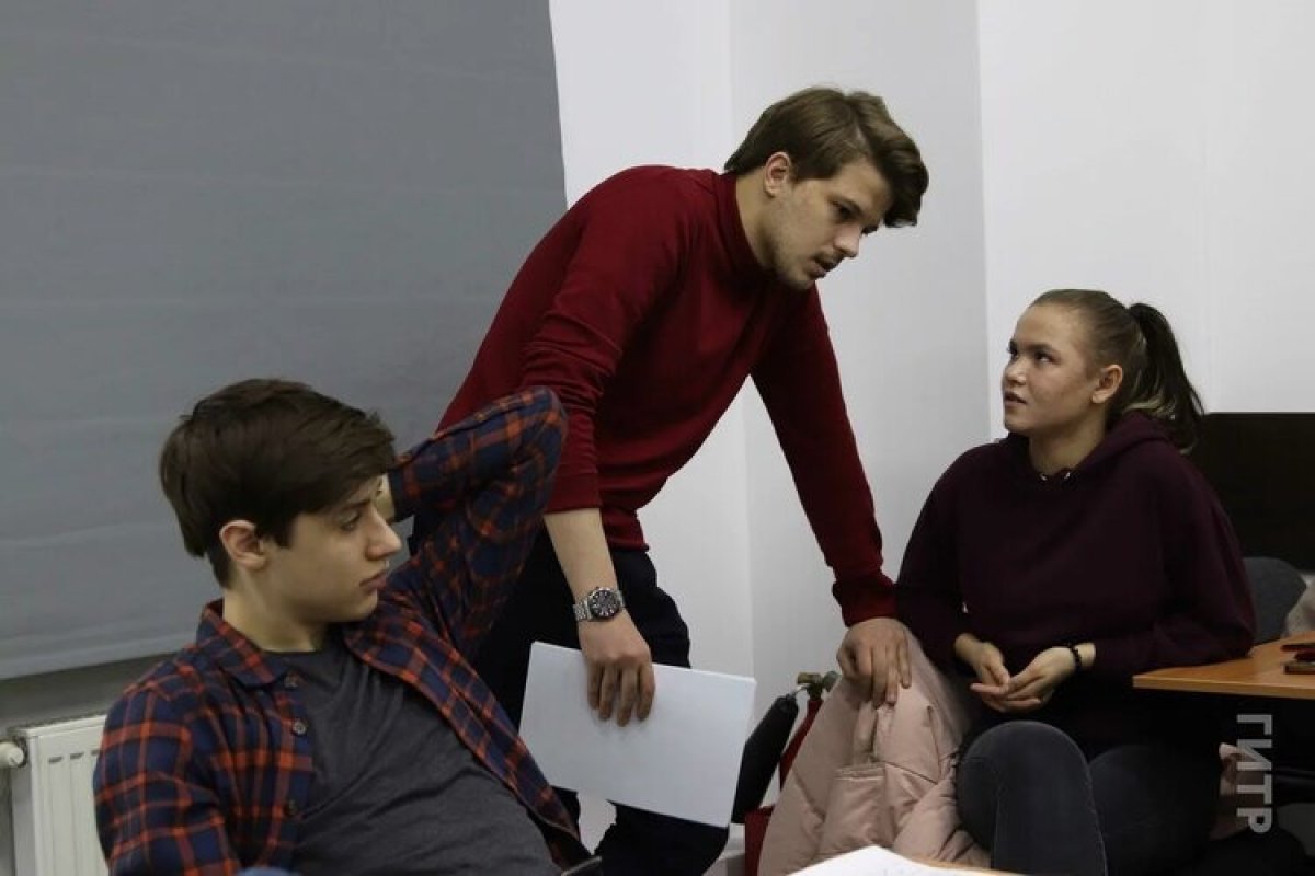 Защита раскадровок игровых работ студентов третьего курса режиссёрского, операторского и продюсерского факультетов. Мастера: Хотиненко, Лиманский, Глебова