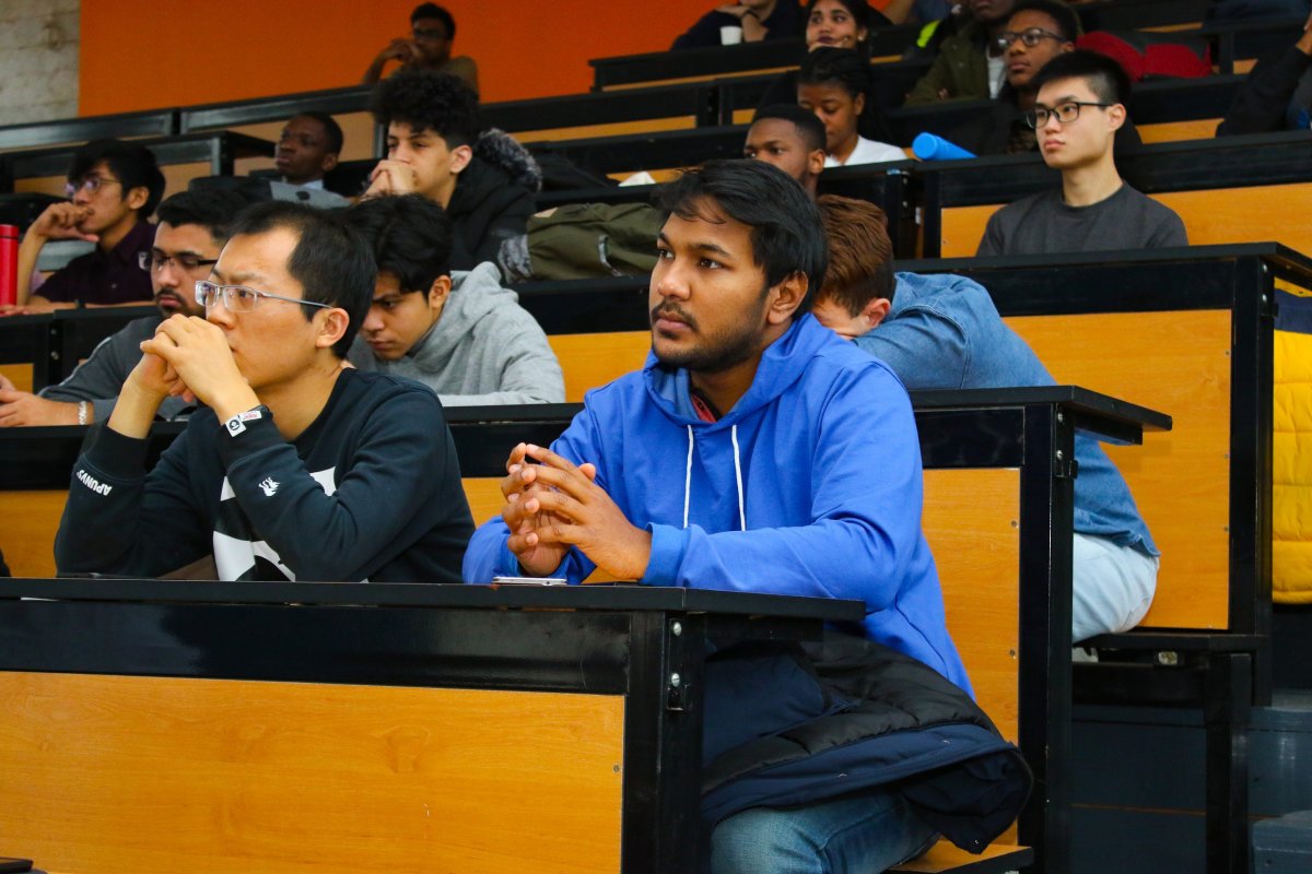 27 ноября руководители отдела научно-исследовательской работы студентов (НИРС) МАИ провели встречу с иностранными студентами университета, посвящённую студенческой исследовательской работе