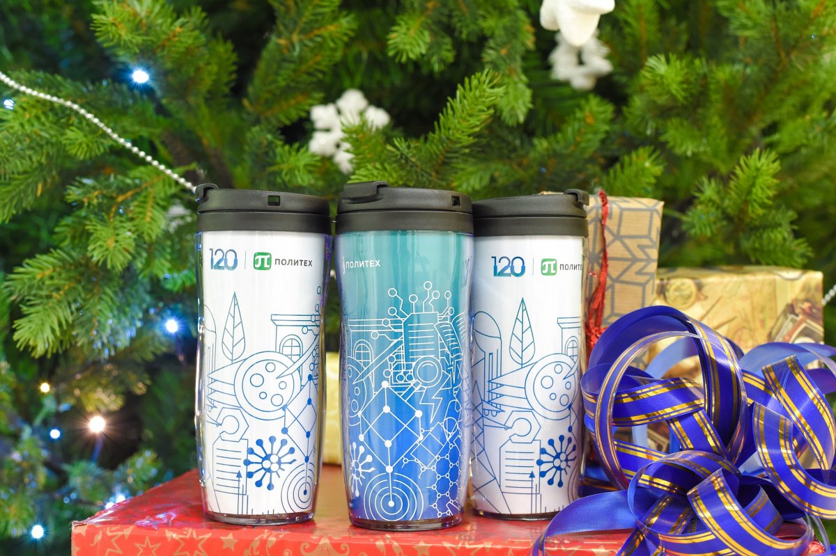 На улице мороз, по дороге на пары или работу жизненно необходим теплый спутник