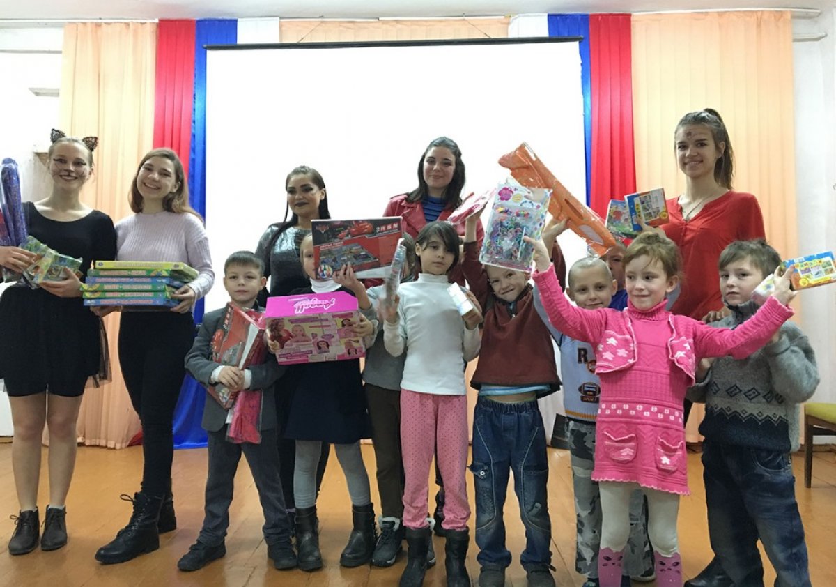 Управление по практикам и работе со студентами и Студенческий совет университета провели очередную волонтёрскую акцию для детей Лозовской специальной школы-интерната.