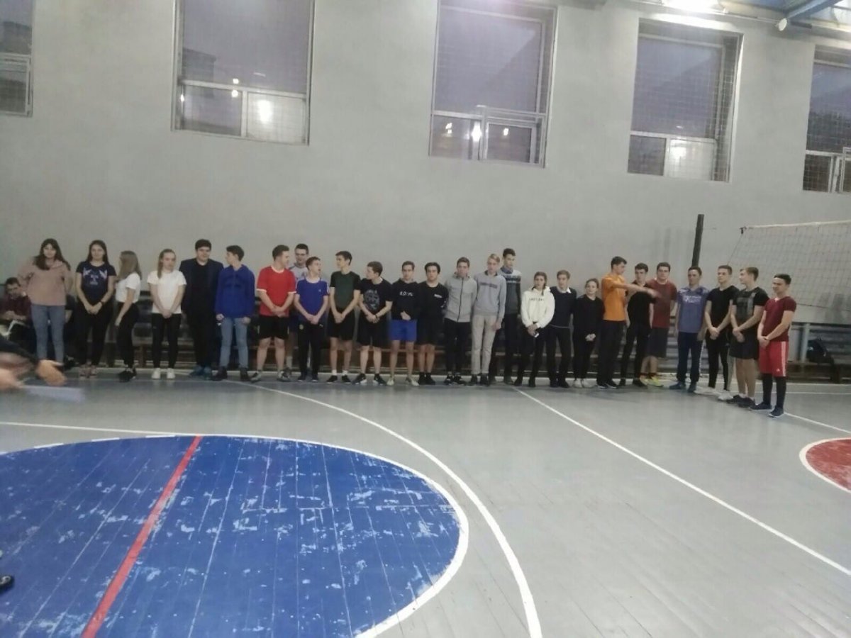 5 декабря в филиале СамГУПС в г. Нижнем Новгороде завершился турнир по волейболу между отделениями высшего и среднего образования.