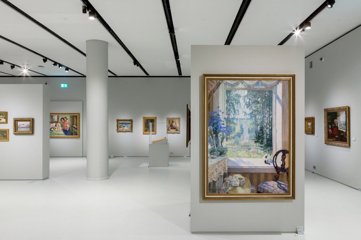 А тем, кому все еще слишком холодно идти на каток, мы очень советуем сходить в музей русского импрессионизма.