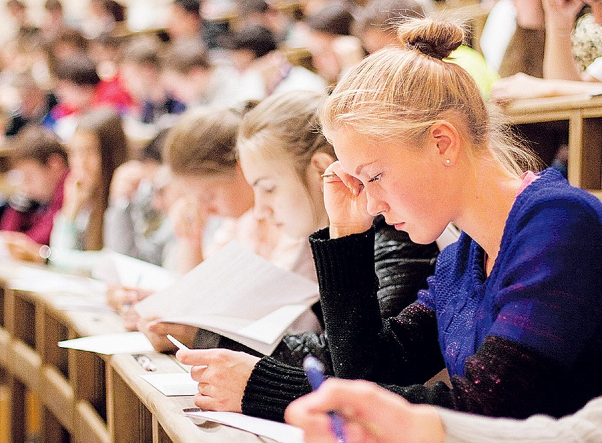 НИЯУ МИФИ провел в Минске 7 и 8 декабря олимпиады по физике и математике для белорусских абитуриентов. Молодые люди НИЯУ МИФИ провел в Минске 7 и 8 декабря олимпиады по физике и математике для белорусских абитуриентов. Молодые люди