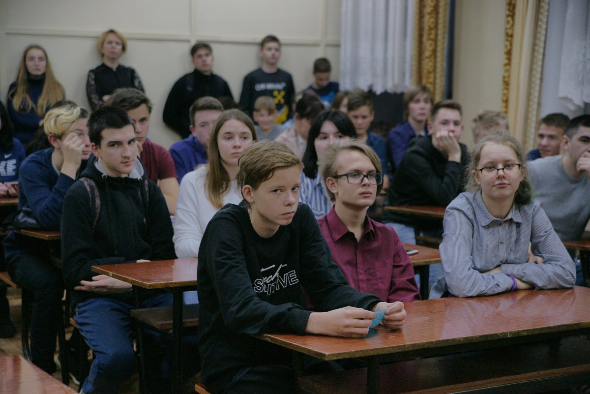 Более ста школьников и их родителей пришли на День открытых дверей в Университетский колледж ВоГУ