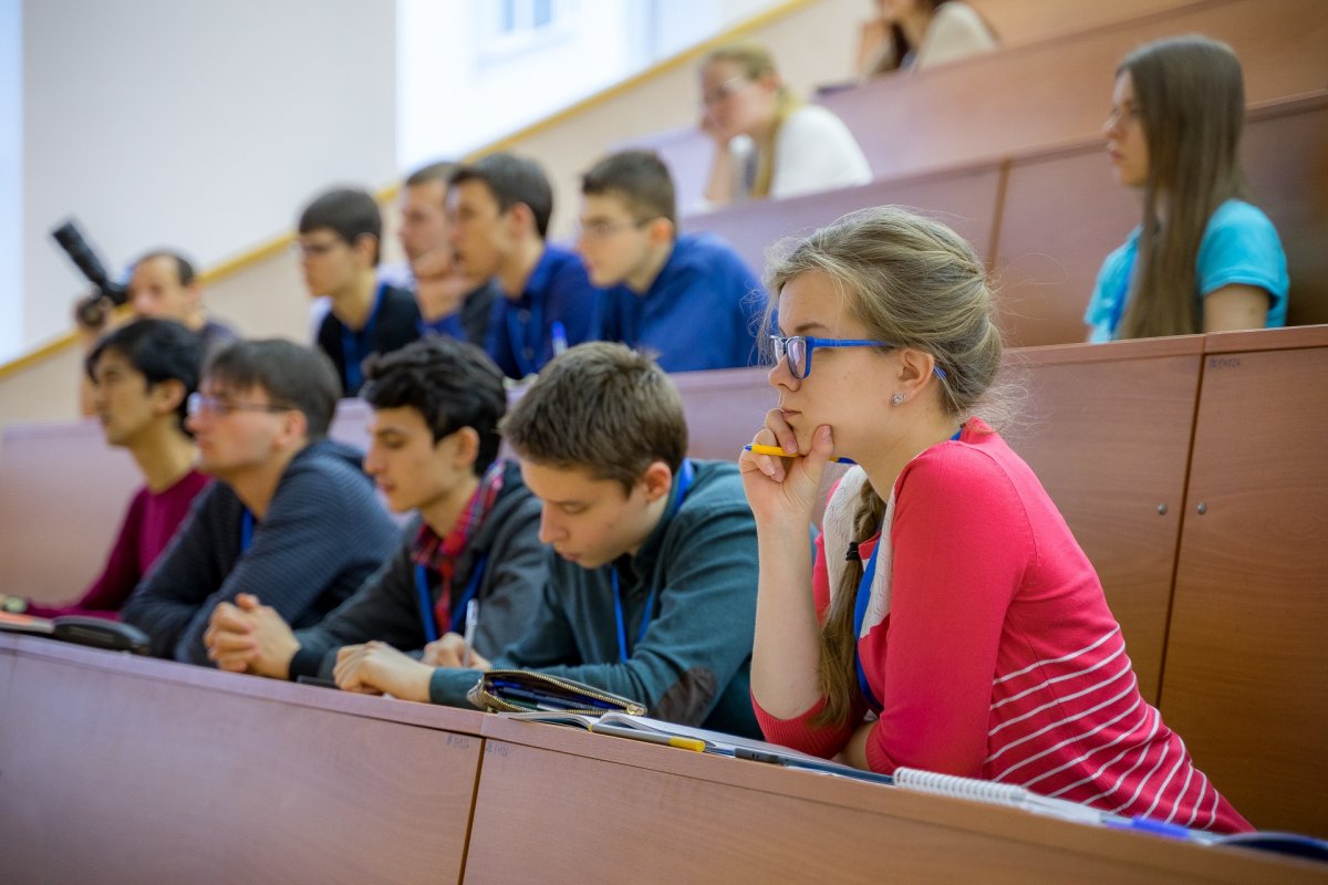 15 декабря в 10:00 в 115 КПМ состоится математическая олимпиада МФТИ 15 декабря в 10:00 в 115 КПМ состоится математическая олимпиада МФТИ
