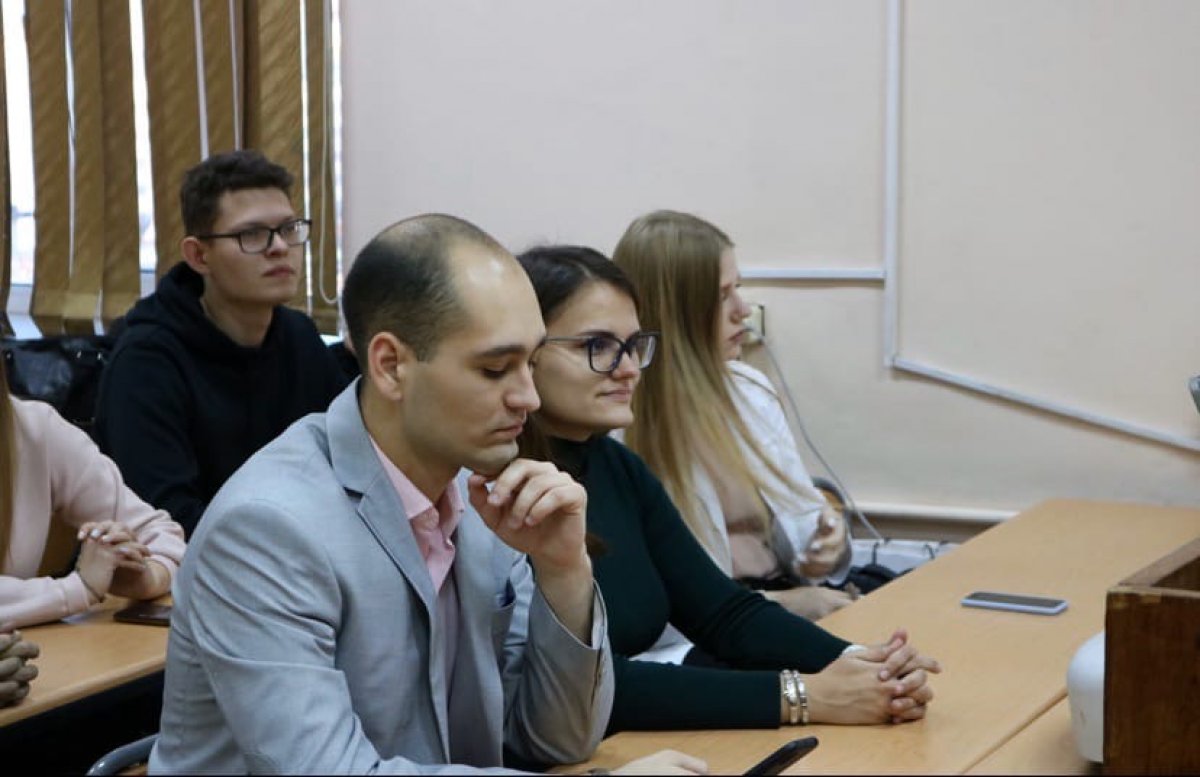 Завершающим событием ноября стал Круглый стол с главами студенческих советов экономического и инженерно технического факультетов ТОГУ, прошедший в стенах нашего университета Завершающим событием ноября стал Круглый стол с главами студенческих советов экономического и инженерно технического факультетов ТОГУ, прошедший в стенах нашего университета