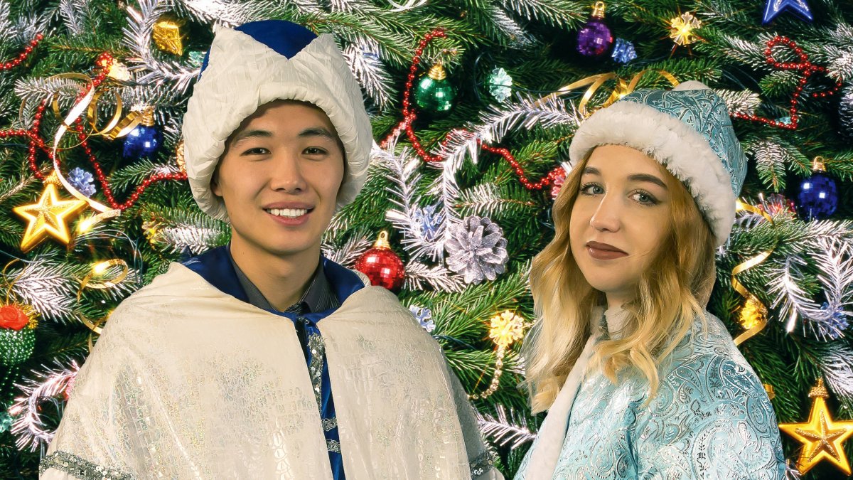 Поздравляем Деда Мороза и Снегурочку ТПУ!