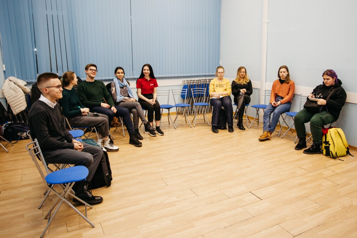 Студенты факультета психологии посетили полезный тренинг под названием "Cтань звездой интервью. Технология STAR в HR практиках". ⭐