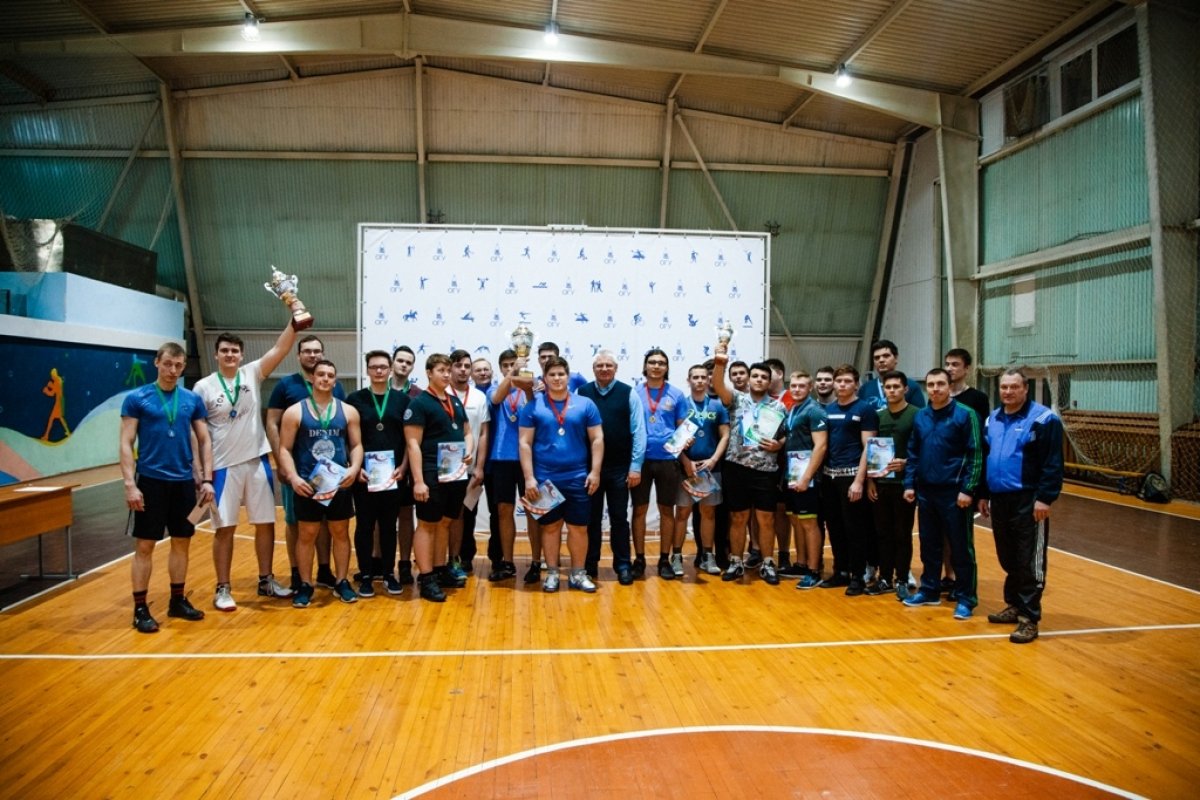 Самые спортивные первокурсники учатся в Университетском колледже!