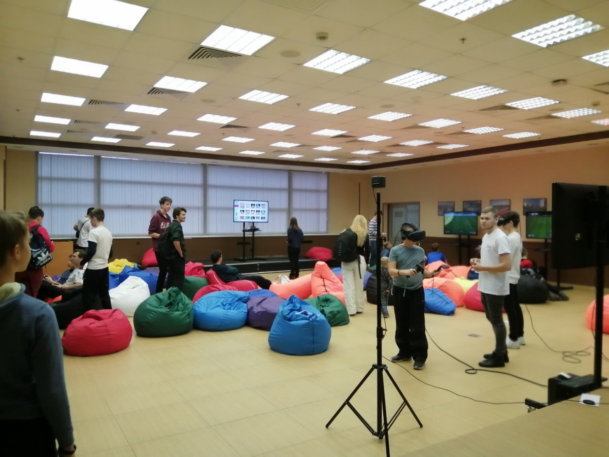 Сегодня наши студенты посетили первый в Химках молодёжный фестиваль Виртуальных Активностей