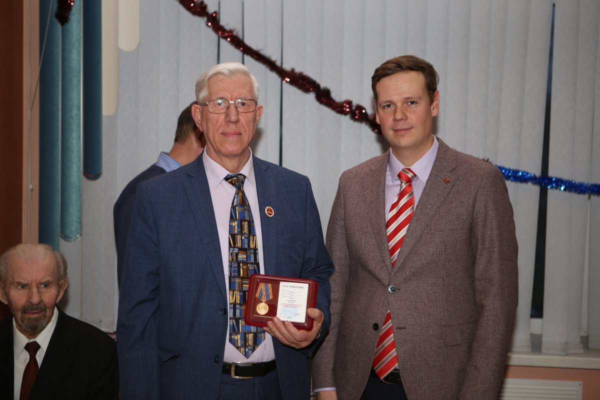 🎄26 декабря ректор Российского университета кооперации А.А. Максаев поздравил сотрудников и преподавателей Университета с наступающим Новым годом 🎄26 декабря ректор Российского университета кооперации А.А. Максаев поздравил сотрудников и преподавателей Университета с наступающим Новым годом