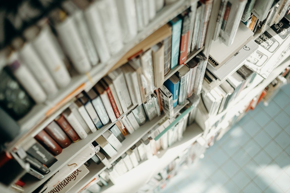 10 главных книг десятилетия: выбор российских писателей. Подборка от доцента Андрея Аствацатурова и выпускников нашего Университета Александра Цыпкина и Ксении Букши: https://vk.cc/aaJ2oi 10 главных книг десятилетия: выбор российских писателей. Подборка от доцента Андрея Аствацатурова и выпускников нашего Университета Александра Цыпкина и Ксении Букши: https://vk.cc/aaJ2oi