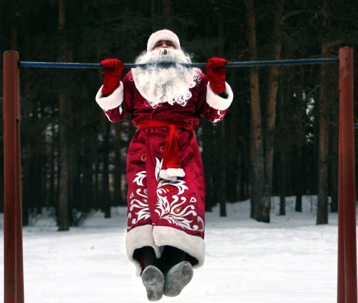 🎄🎄🎄Устал лежать на диване? Еще можно успеть позаниматься спортом! 🎄🎄🎄Устал лежать на диване? Еще можно успеть позаниматься спортом!