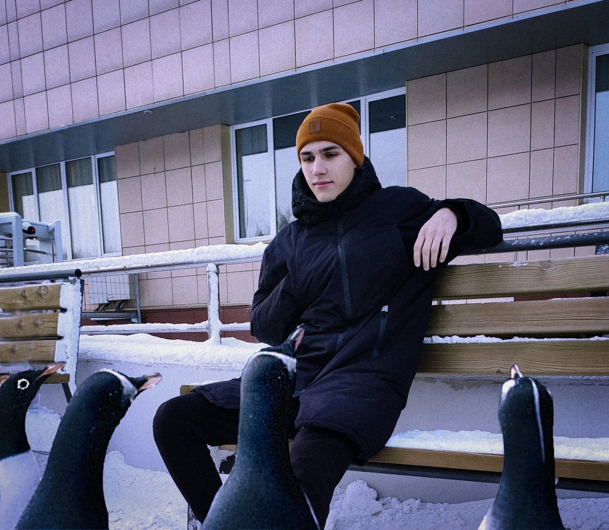 Картина маслом – студенты пришли с вопросами к преподавателю на консультацию перед экзаменом. И лучше действительно задать их заранее самим, чем получить себе дополнительные на следующий день 😬 Картина маслом – студенты пришли с вопросами к преподавателю на консультацию перед экзаменом. И лучше действительно задать их заранее самим, чем получить себе дополнительные на следующий день 😬