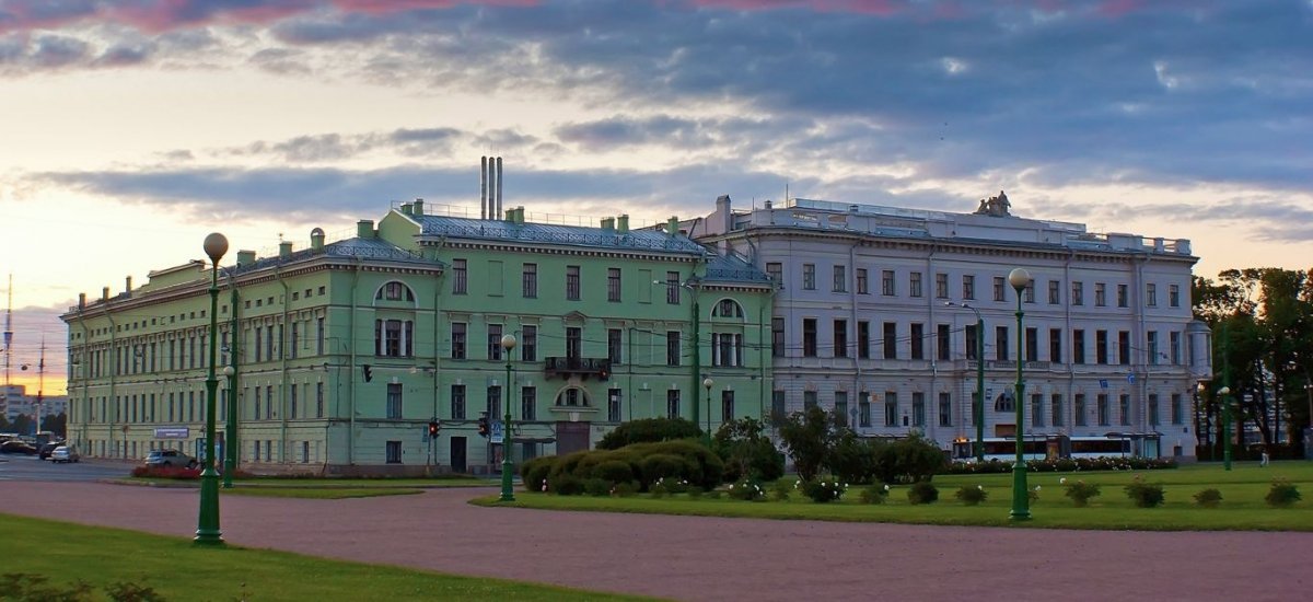 Привет, абитуриент! Совсем скоро состоится первый в этом году День открытых дверей! Привет, абитуриент! Совсем скоро состоится первый в этом году День открытых дверей!