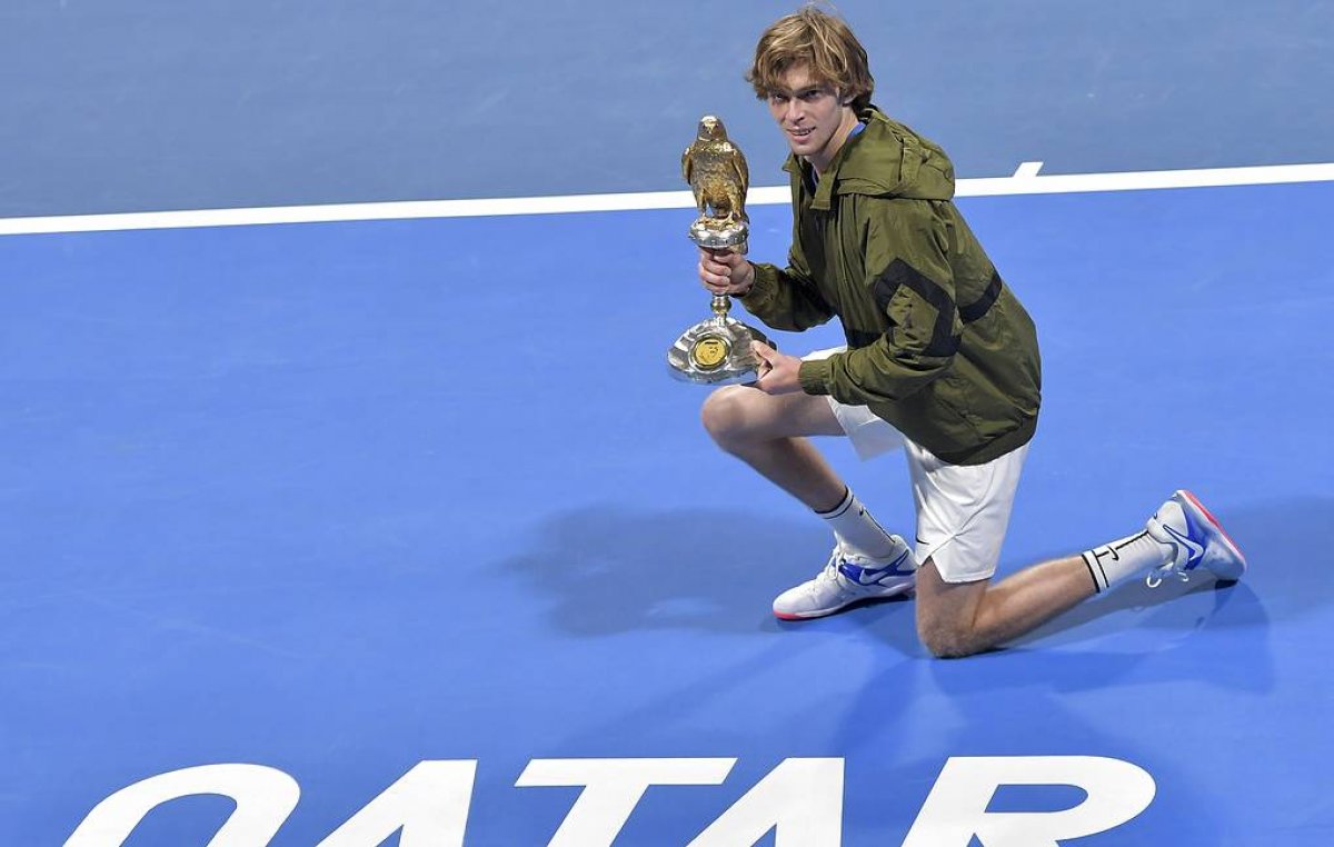 🎾Большие теннисные успехи в начале года. Выпускник Карен Хачанов — 16-й