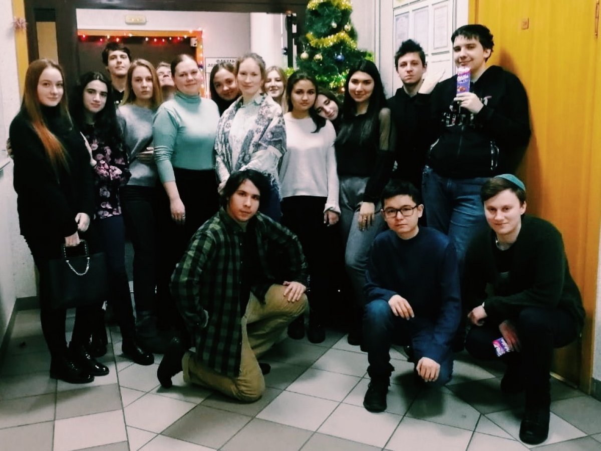 📚 На Факультете лингвистики и педагогики продолжается традиционная серия игр в «Дебаты» на английском языке под руководством старших преподавателей Ю.Г.Пупиной и О.С.Орловой!