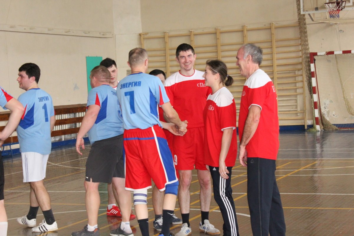 В Азово-Черноморском инженерном институте продолжается 45-я спартакиада профессорско-преподавательского состава. 20 января прошли соревнования по баскетболу и шахматам