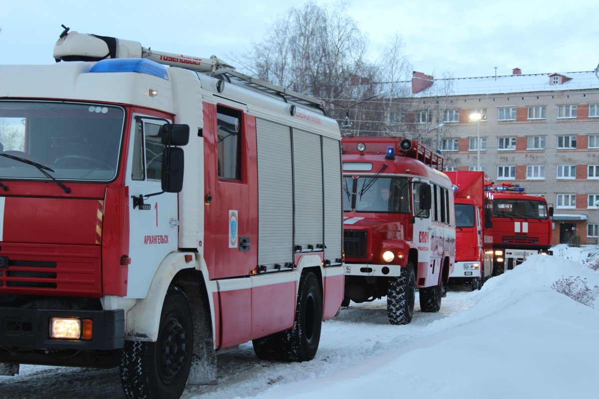 В УЧЕБНОМ КОРПУСЕ САФУ ПРОШЛИ УЧЕНИЯ ПО ТУШЕНИЮ ПОЖАРА