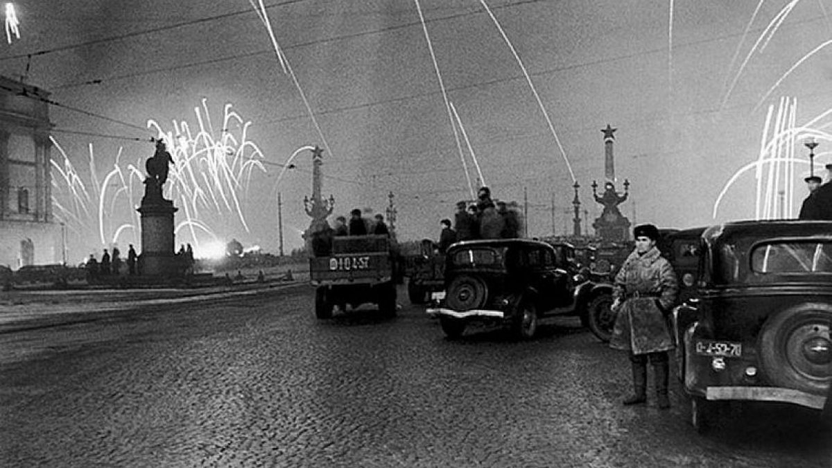 27 января важный и памятный день для всех петербуржцев - День полного освобождения Ленинграда от фашистской блокады.