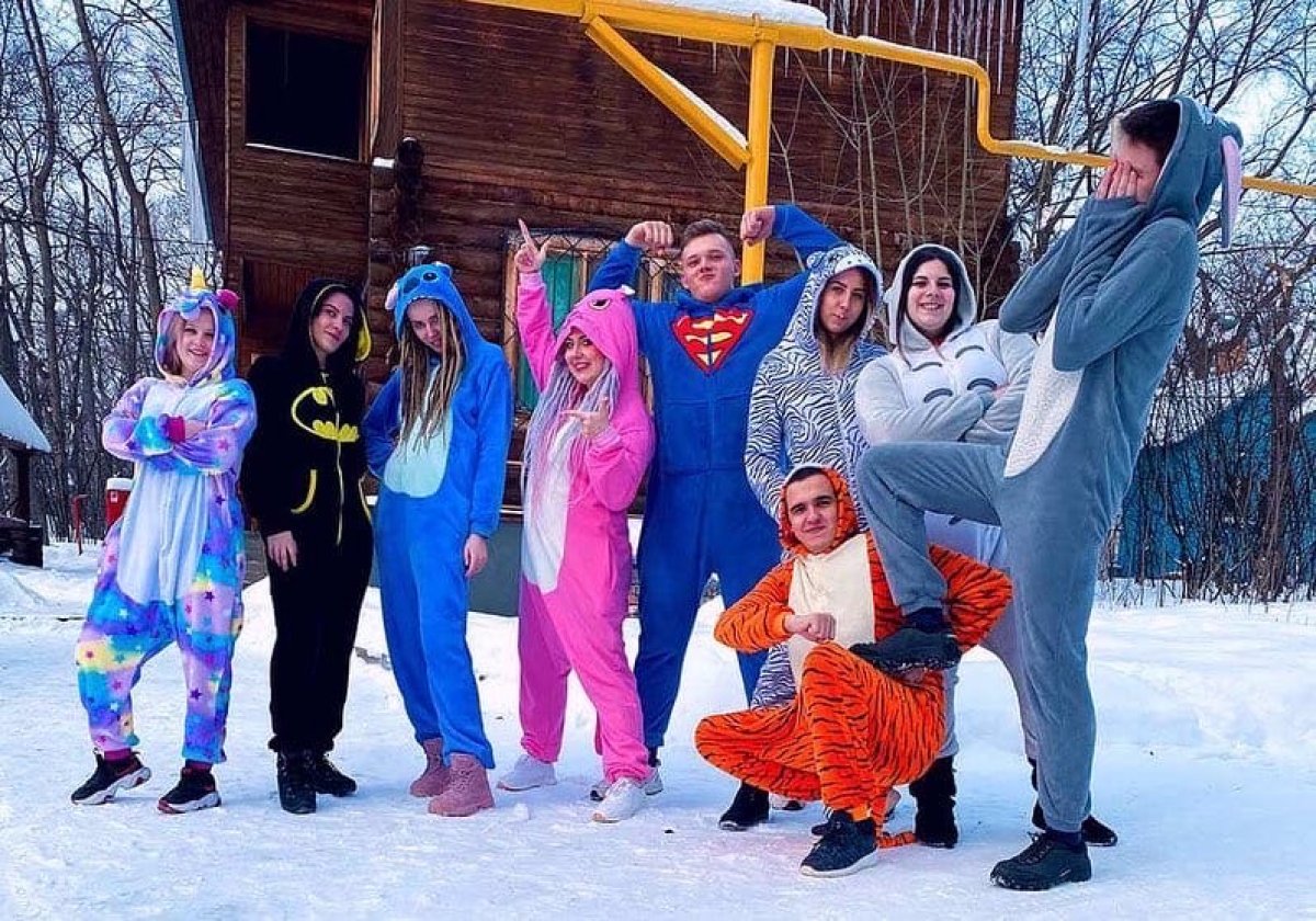 Команда из 10 студентов II-IV курсов Сызранского филиала СамГТУ в настоящее время находится в спортивно-оздоровительном лагере «Политехник» головного вуза. Ребята проводят свои зимние каникулы очень активно