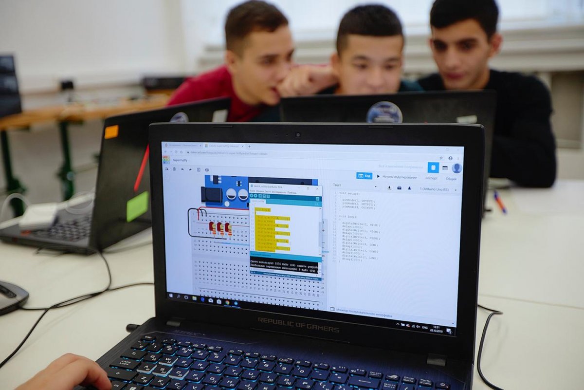 Слушатели курса "Беспилотная техника" Детского Технопарка ЦРИ Московского Политеха Ибрагим Искандаров