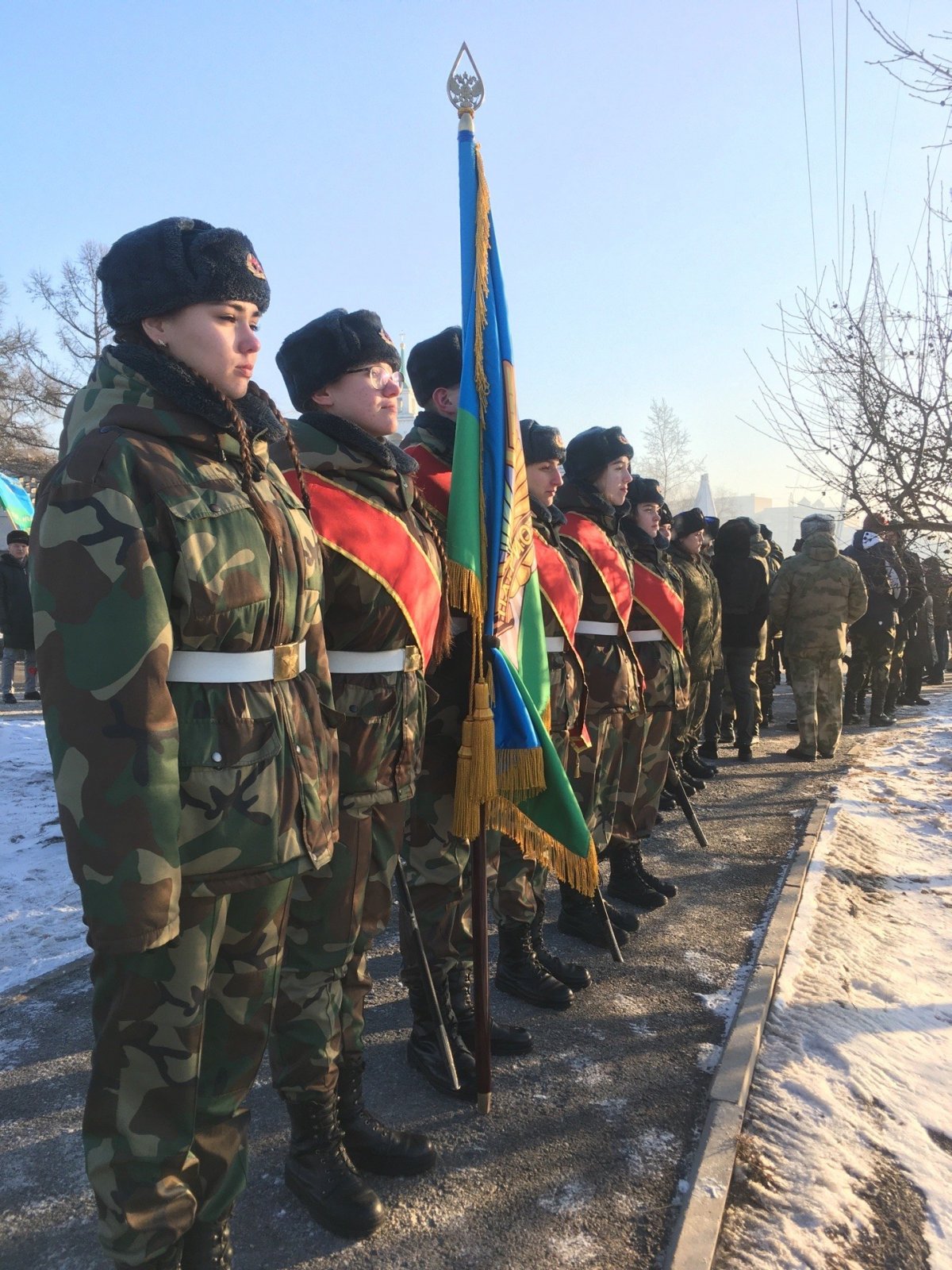15 февраля в России отмечают День памяти воинов-интернационалистов. Праздник почитает память россиян, которые исполняли служебный долг за пределами Родины.