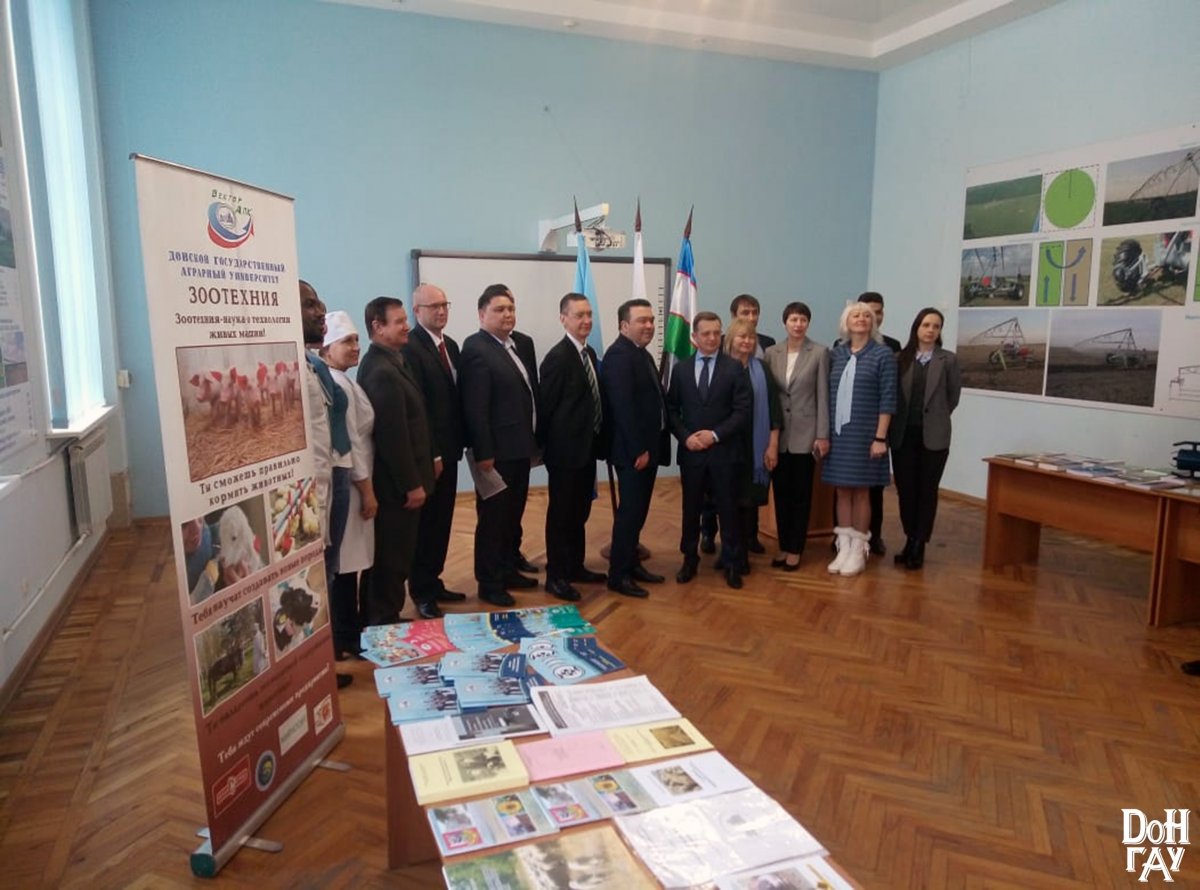 13 февраля 2020 года в НИМИ ДонГАУ состоялась встреча между студенчеством и представителями посольства Узбекистана в рамках сотрудничества по вопросам науки и образования.