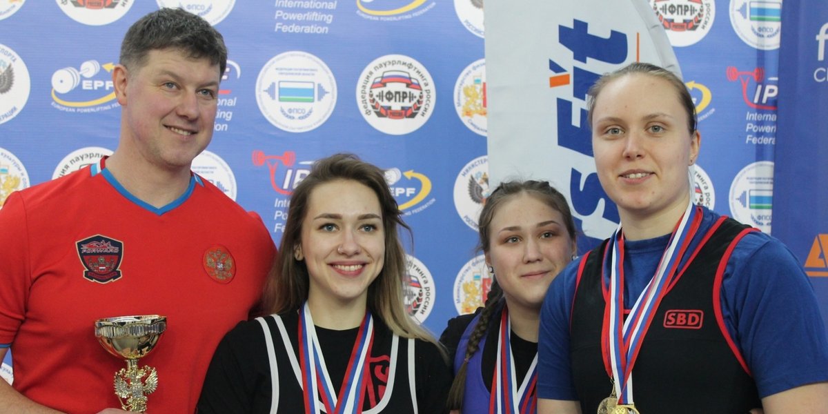 Золотая медаль Чемпионата и первенства России по пауэрлифтингу у студентки СибАДИ🏆🥇