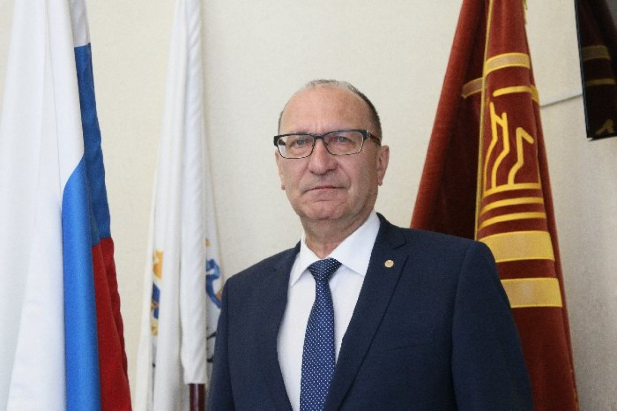 Поздравление ректора Сергея Дмитриева с Днем защитника Отечества