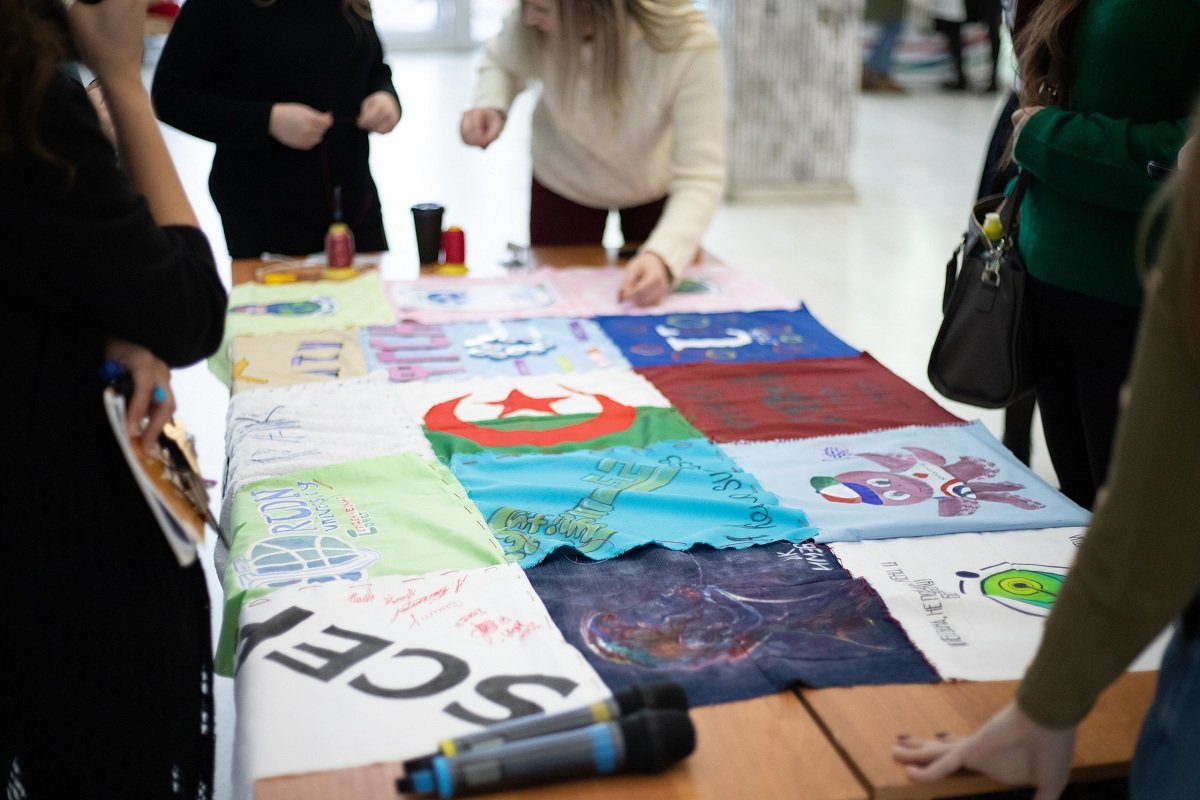 Одеяло Дружбы: как новая студенческая традиция «накрыла» РУДН 🙌🏻🥳