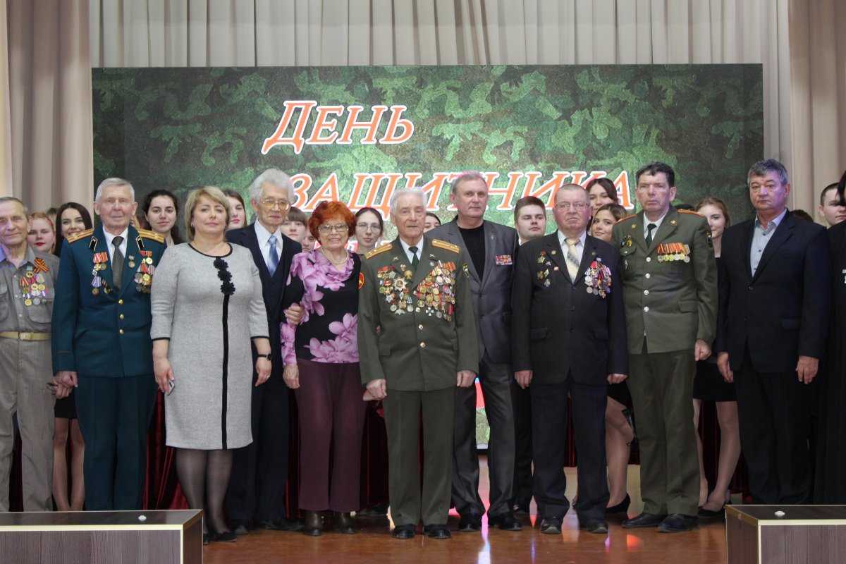 Сегодня, 20-02-20, в университете состоялось торжественное мероприятие, посвященное приближающемуся празднику Дня защитника Отечества в формате музыкально-литературной композиции.