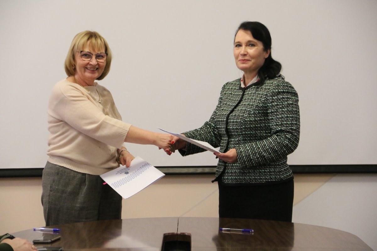 Подписан договор о сотрудничестве ЮГУ с Уральским отделением РАН