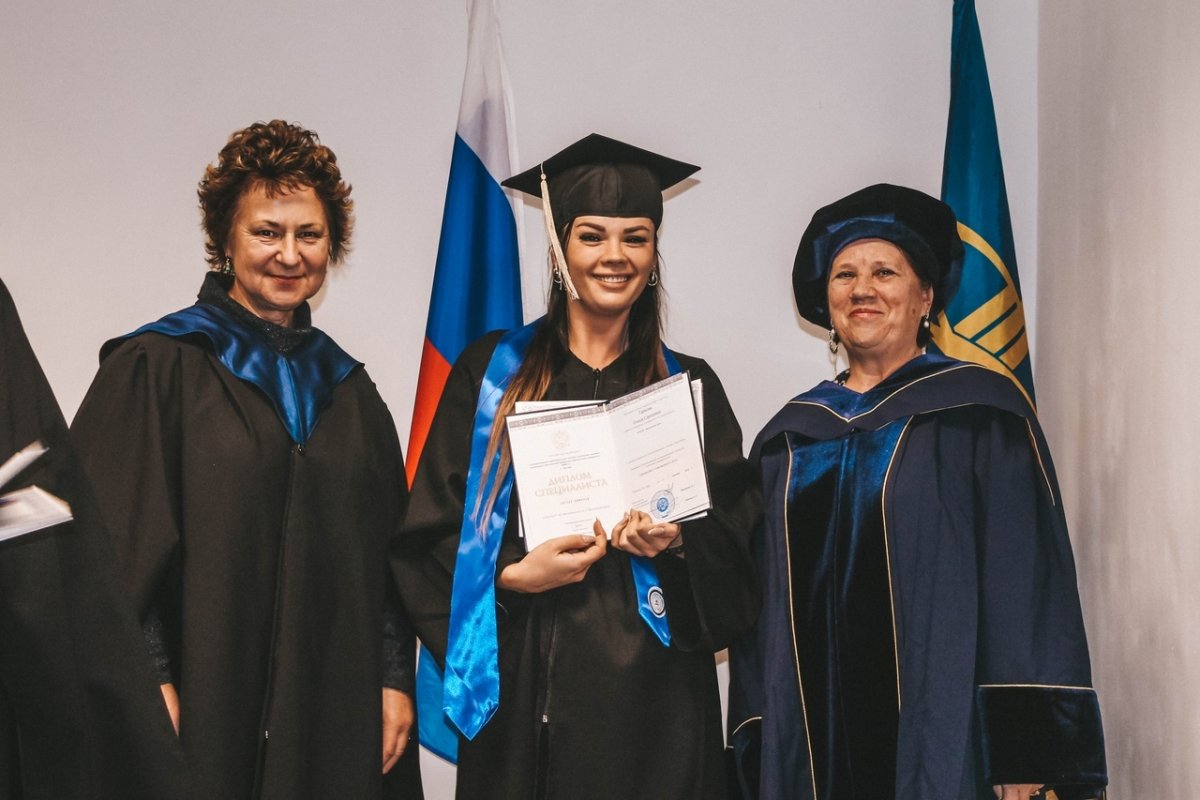 Приглашаем на торжественную церемонию вручения дипломов всех выпускников Калининградском филиале МФЮА !