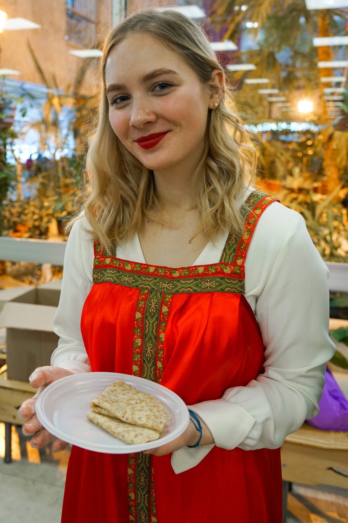 ☀А вы знали, что блины, которые принято есть на Масленицу, символизируют солнце? Предки верили, что с блинами получают и силу светила.
