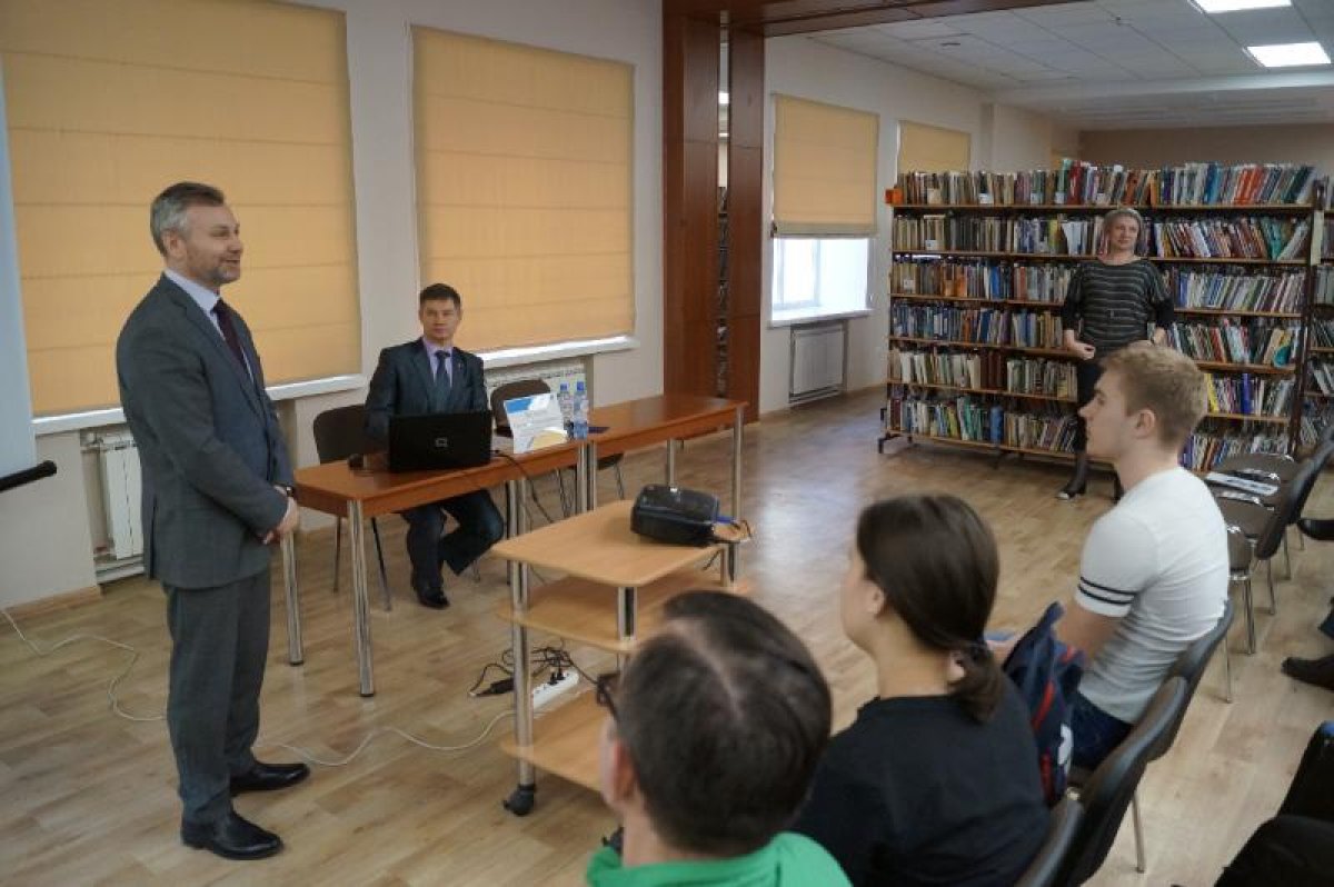 Старший преподаватель Евгений Мульгин представил учебно-методическое пособие в рамках проекта «Вместо эпиграфа» 📚