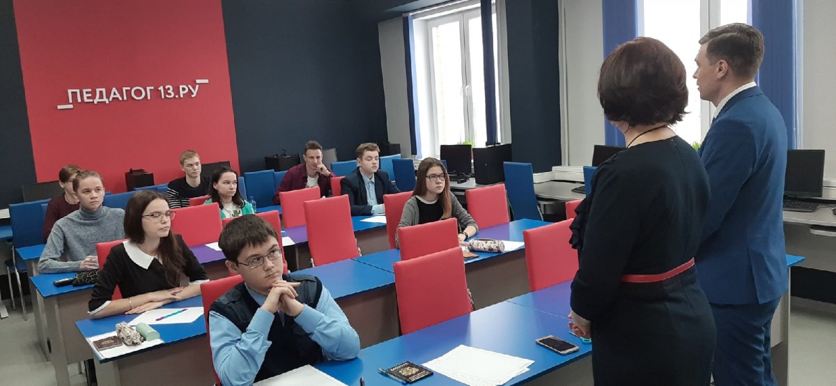 Около 40 обучающихся 8-11 классов общеобразовательных организаций г.о. Саранск и районов Мордовии приняли участие в региональном этапе Интеллектуальной олимпиады Приволжского федерального округа среди школьников.