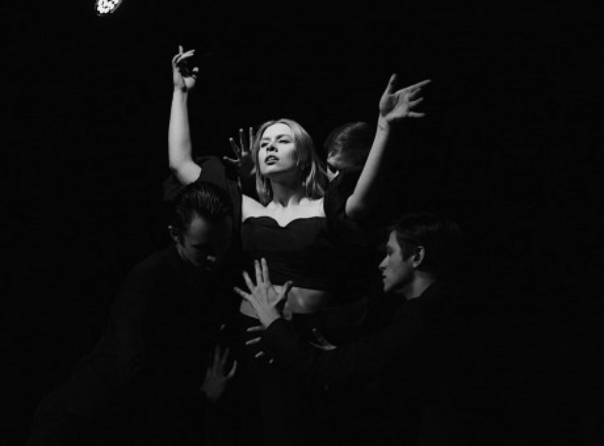 Спектакль «Мгновения» 6 марта в 19 часов