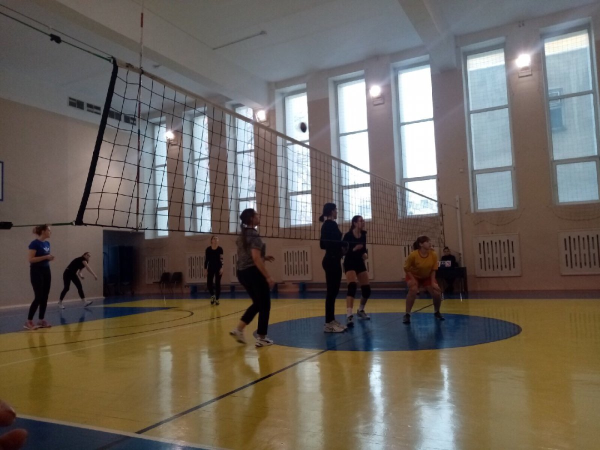 🏐Очередная товарищеская встреча по волейболу прошла в минувший вторник в Омском филиале