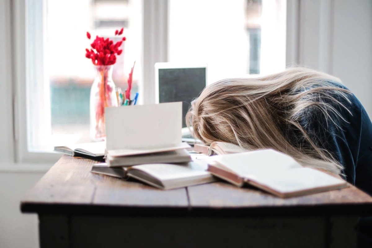 Иностранный язык помогает сосредоточиться. И чем лучше человек владеет иностранным языком, тем эффективнее переключает внимание с одного на другое