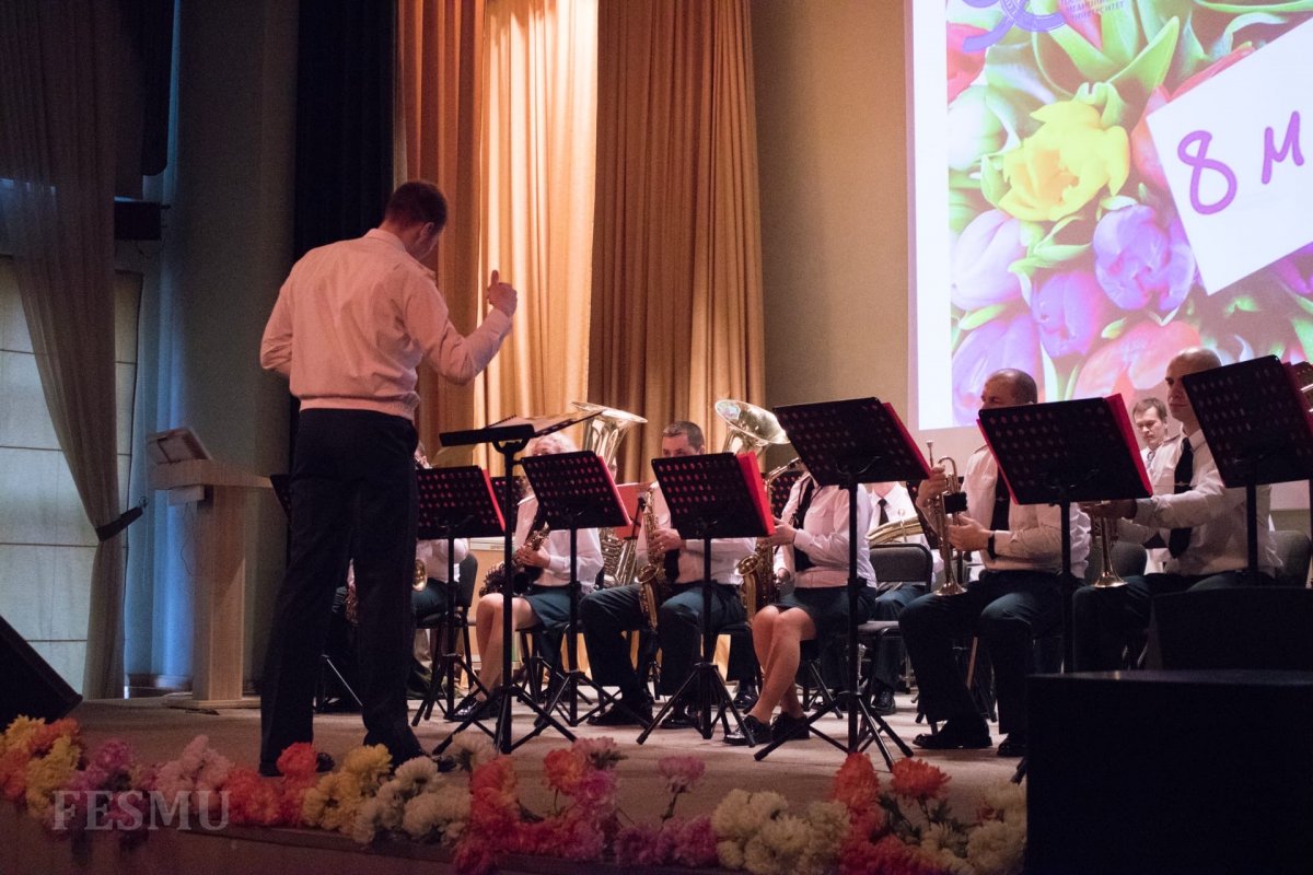 Милые женщины!