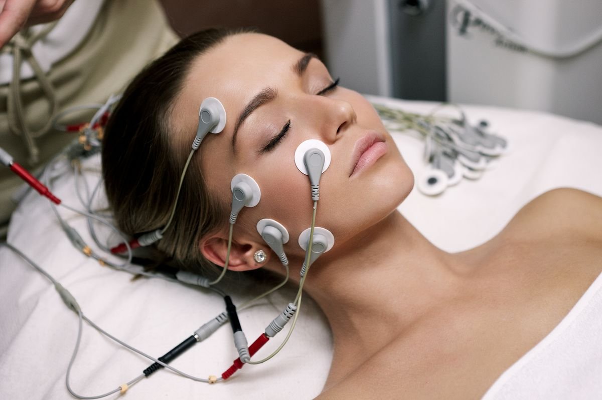 📌 Приглашаем к обучению на новом дистанционном курсе по программе тематического усовершенствования «Физиотерапия в косметологии» (36 часов), аккредитованной на Портале Непрерывного медицинского и фармацевтического образования.