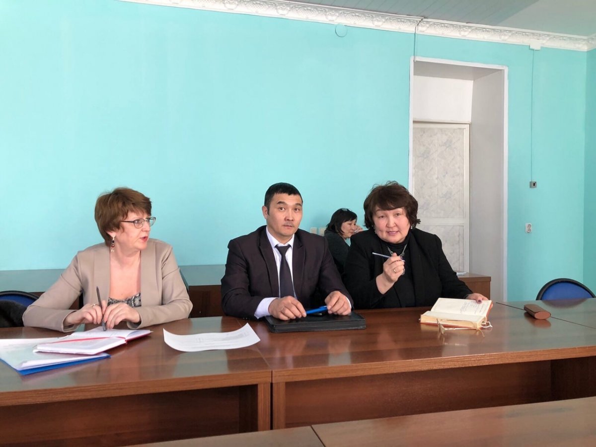 Сегодня состоялось рабочее совещание проректора по учебной работе и качеству ТувГУ Салимаа Ховалыг и представителей образовательных организаций СПО: Кызылского транспортного техникума