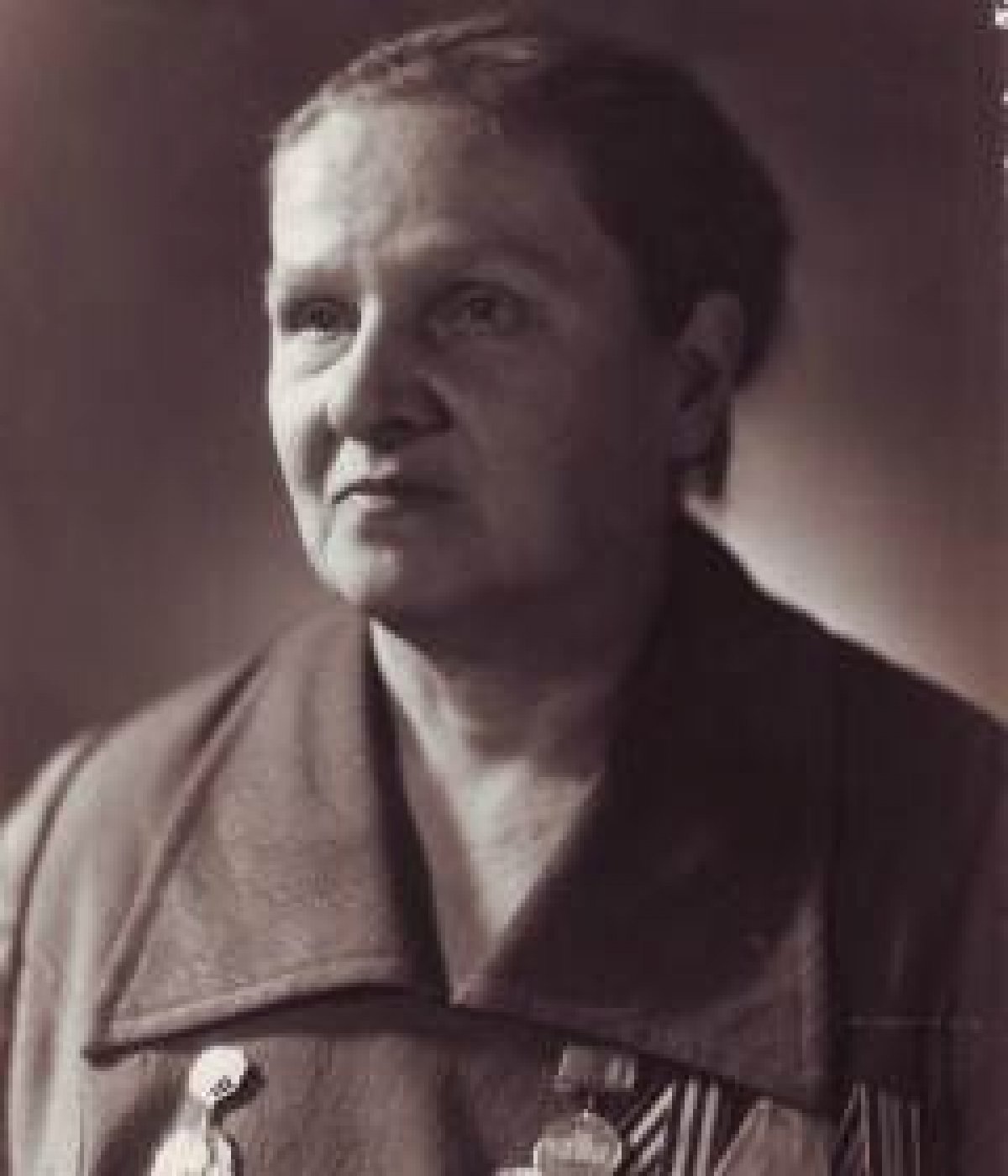 Екатерина Яковлевна БРОВКИНА работала в Вологодском пединституте с 1966 до 1976 года комендантом общежития № 1. После выхода на пенсию с 1976 по 1983 год работала вахтером в том же общежитии.