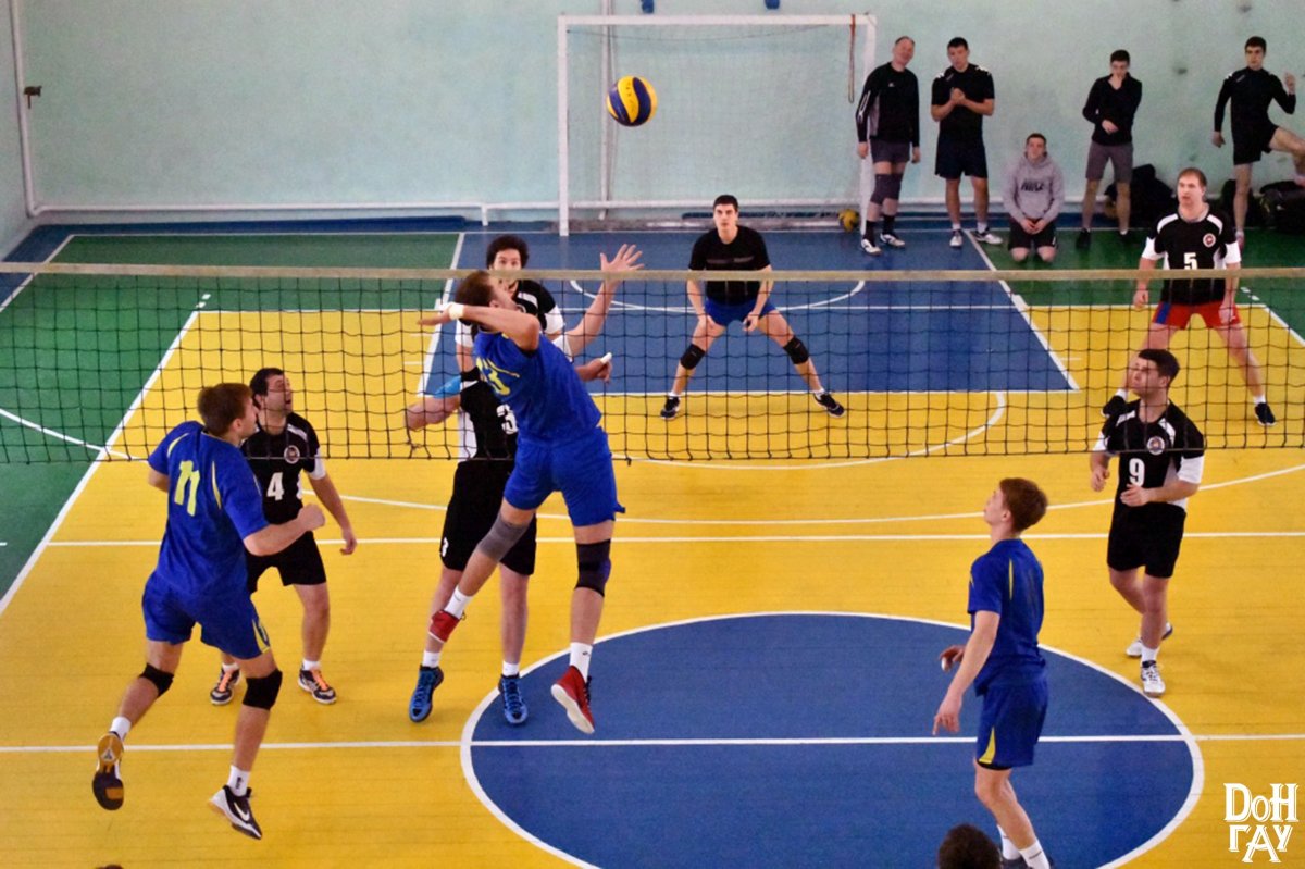 11-12 марта в Ростове-на-Дону состоялись решающие матчи чемпионата Ростовской области по волейболу среди мужских студенческих команд.