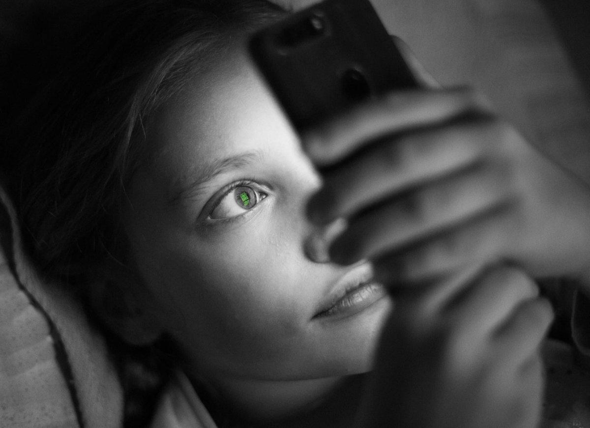 Пока мы сидим дома, создатели интернет-ресурсов всеми силами рекламируют свои продукты. Мы сделали подборку бесплатных приложений, которые помогут скрасить ваши серые будни на карантине