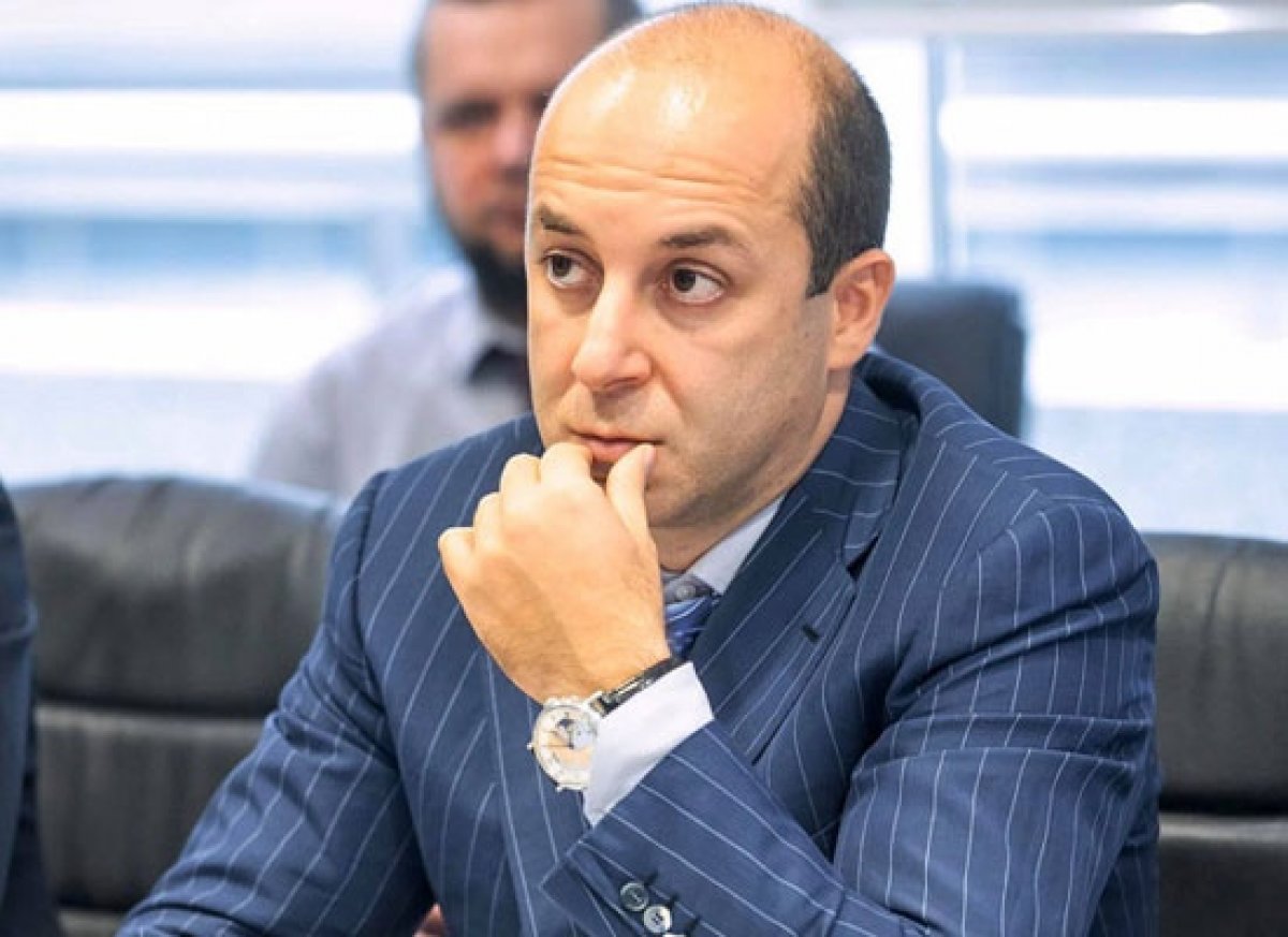 На фоне ситуации с распространением коронавируса в России рестораны и кафе терпят убытки. Известный ресторатор
