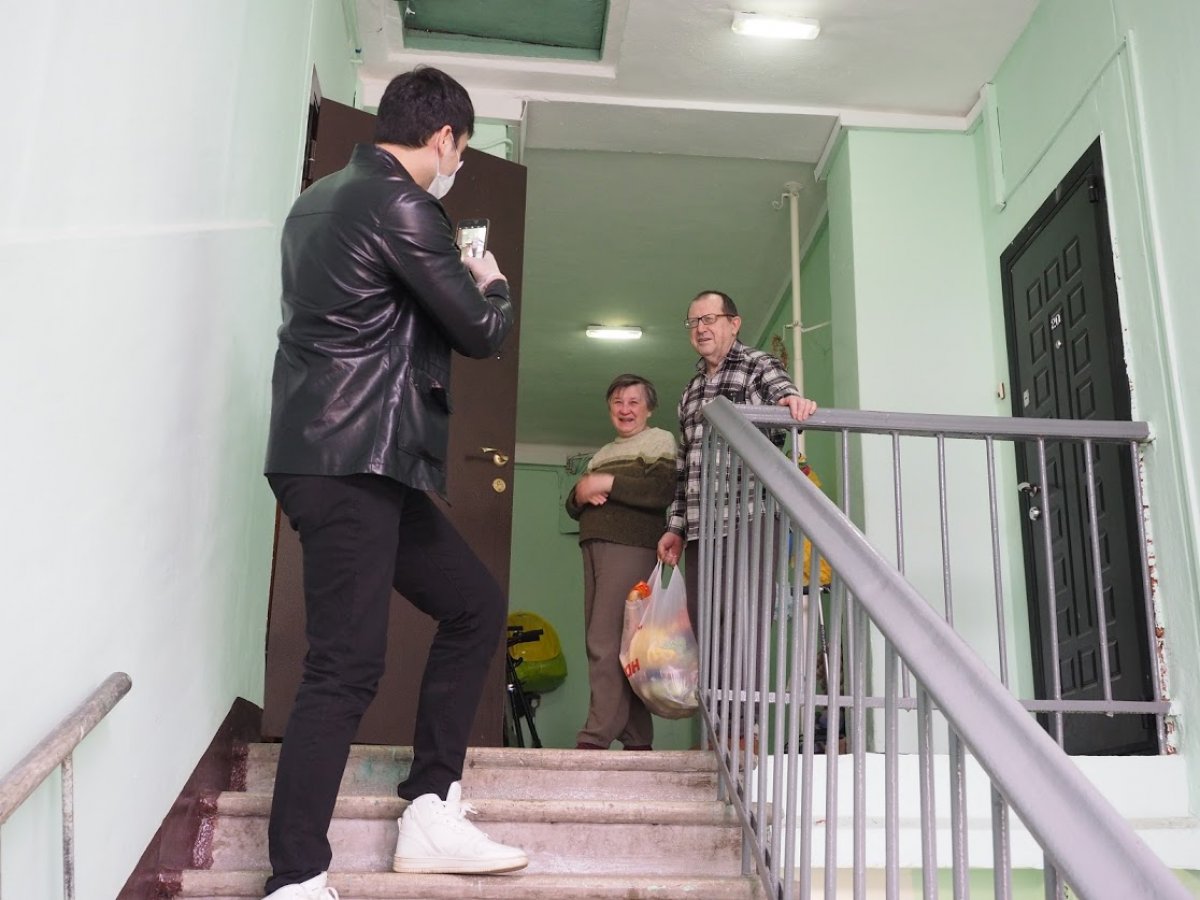 помогли сотням пожилых людей
